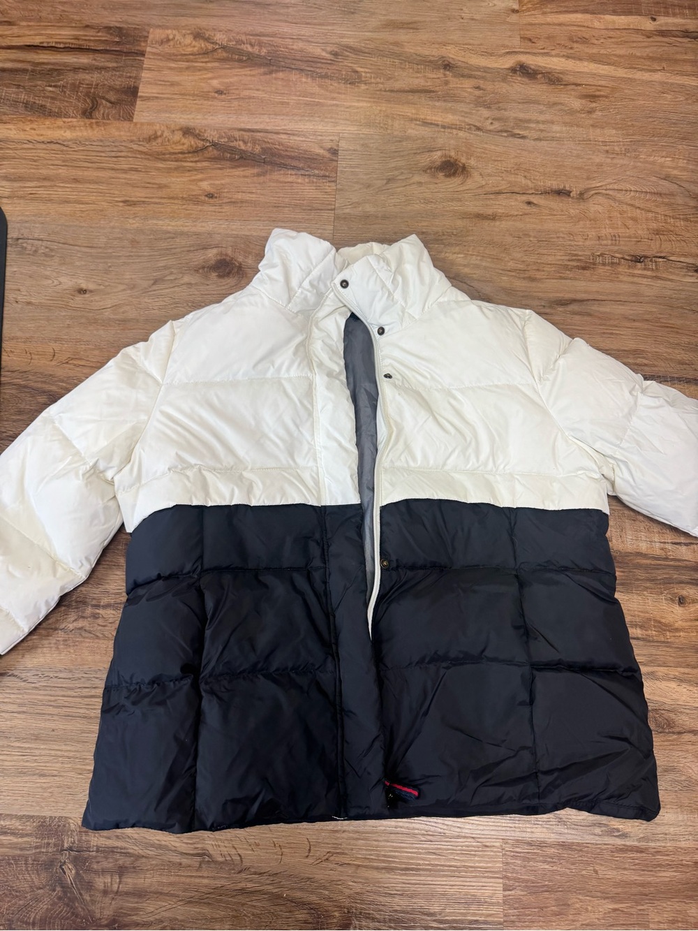 Tommy Hilfiger Women’s Two-Tone White and Black Puffer Jacket